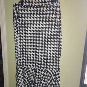 Women's plus size fitted long skirt